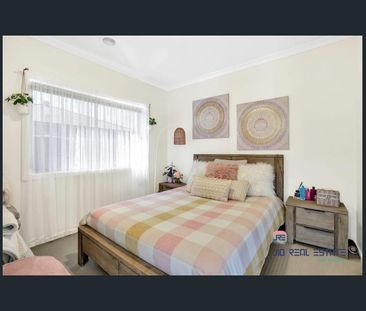 Spacious family living minutes from local shopping!-$520/PW - Photo 6