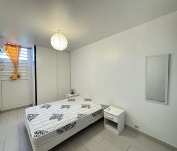 Location Appartement 5 pièces 70m² LES ABYMES 97139 - Photo 4