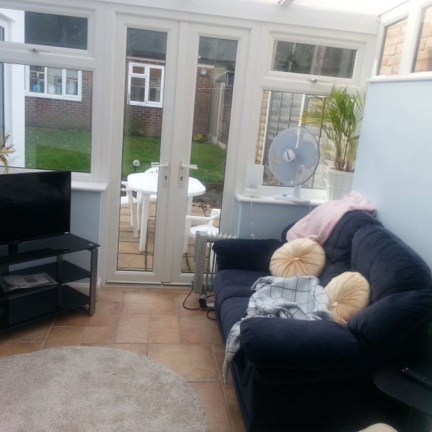 Harewood Gardens, Croydon, CR2 9 - Photo 1