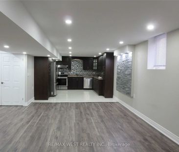 Detached Home For Lease | W8121416 - Photo 1