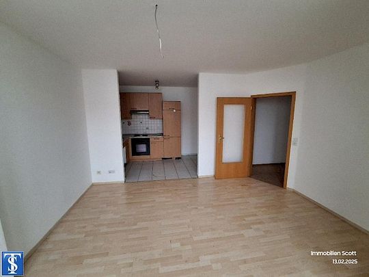 günstige 2 Zimmer Wohnung mit Aufzug im Haus und EBK - Photo 1