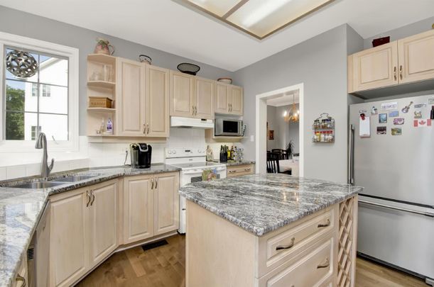 53 Mattawa Crescent - Photo 1