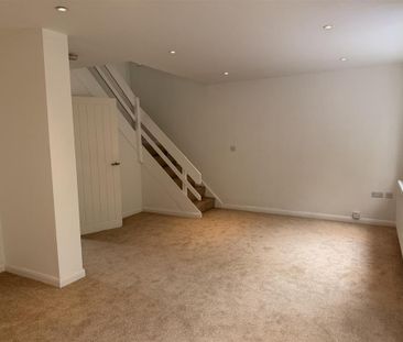 3 bedroom detached house to rent - Photo 2