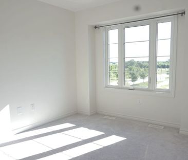 For Lease - 26 Louise Crescent, Whitby, Ontario - Photo 4