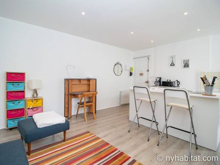 Logement à Paris, Location meublée - Photo 2