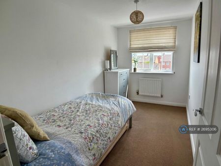 2 bedroom flat to rent - Photo 5