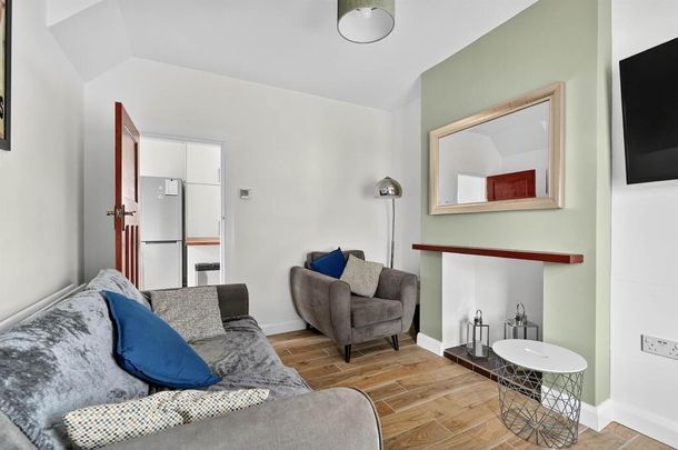 2 Dunraven Park, Belfast, BT5 5LF - Photo 1