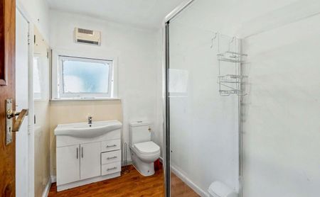 Versatile City-Fringe Living - Photo 4