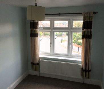 2 Bed Terraced House, The Parade, S12 - Photo 4
