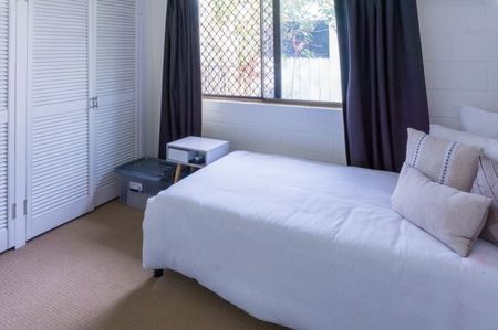 12 Begonia Court, Annandale - Photo 4