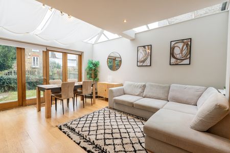 2 Bed Flat, Balham, SW17 - Photo 4