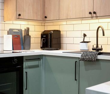 Hamilton Road Room 6 - Photo 1