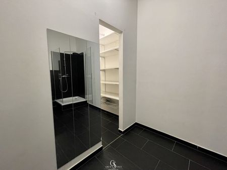 Charmante 2-Zimmer-Wohnung mit Steinboden und Klimaanlage - Photo 5