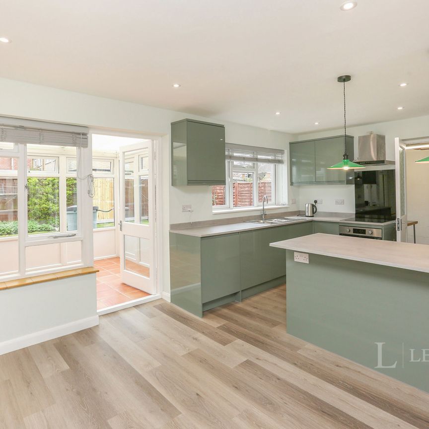 3 bedroom house to rent Allen Road, Hedge End, Southampton, Hampshire, SO30 - Photo 1