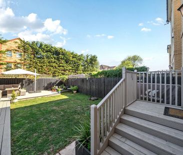 4 bedroom end of terrace house to rent - Photo 2