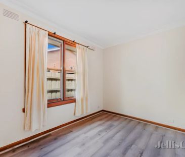 3 Bed, 1 Bath - Photo 4