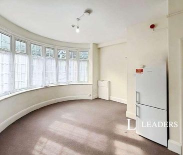 Midanbury Lane, Southampton, Hampshire, SO18 - Photo 3