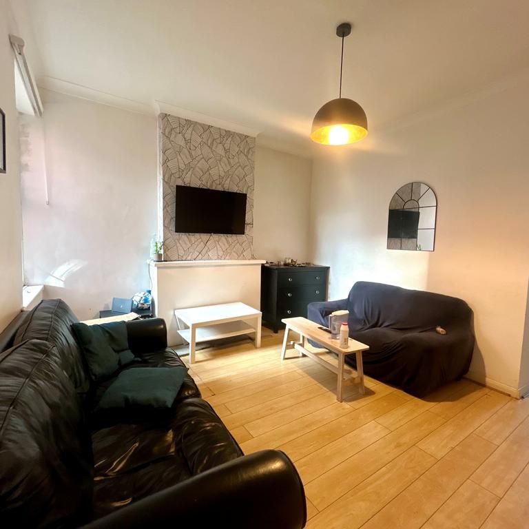 4 bedroom house to rent - Photo 1