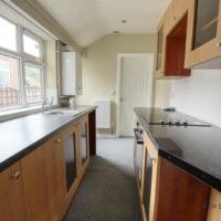 2 BEDROOM House - Mid Terrace - Photo 1