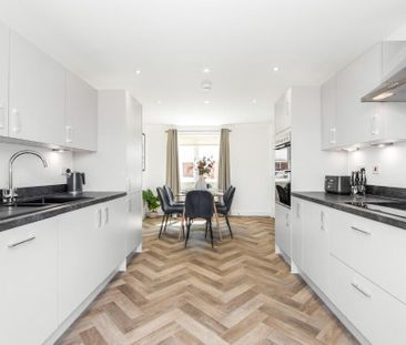 4 bedroom detached house to rent - Photo 4