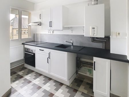 Location Appartement 4 pièces 91m² COUTANCES 50200 - Photo 4