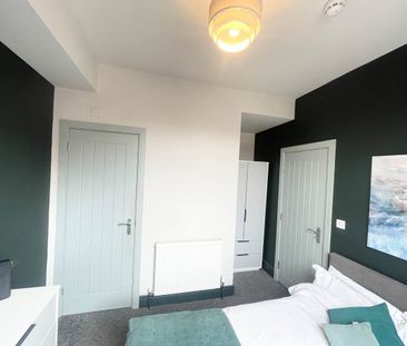 Spring Grove Walk (room 1), Headingley, Leeds - Photo 2