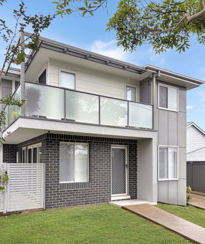 1/3 Fourth Street, Adamstown NSW 2289 - Townhouse For Rent | Domain - Photo 5