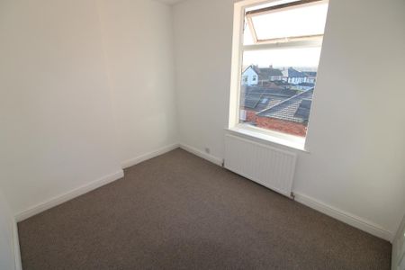 4 bedroom detached house to rent - Photo 3