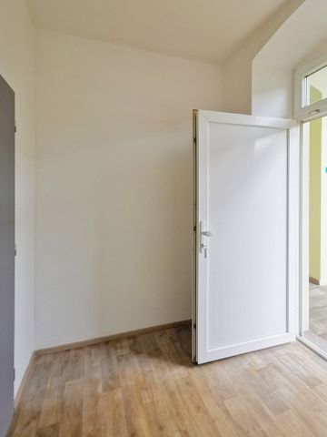 Pronájem bytu 1+1 38 m² - Fotografie 2