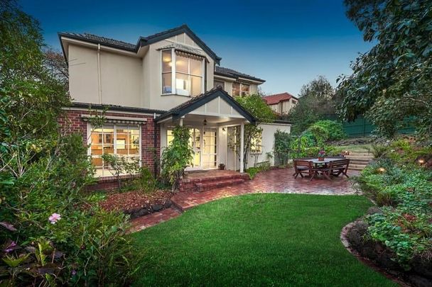 Charming Family Home in a Tranquil Cul-de-Sac - Photo 1