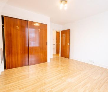Studio to rent - Photo 6