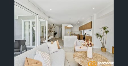 Brand New Luxury 5-Bedroom Hamilton Home - Photo 2