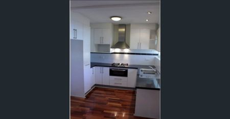 2 Bed Unit in Prime Woolloongabba Location - Photo 4