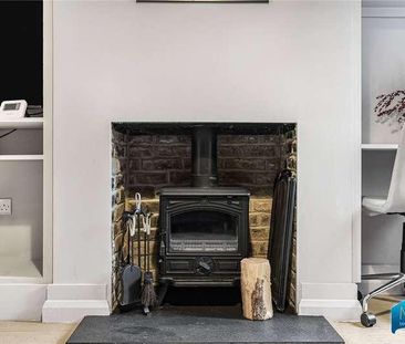 Harwoods Yard, Winchmore Hill, London, N21 - Photo 3