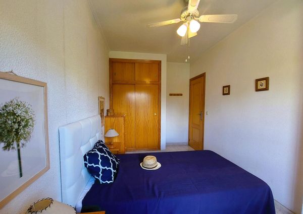 Apartamento 2 dormitorios con piscina al lado del mar