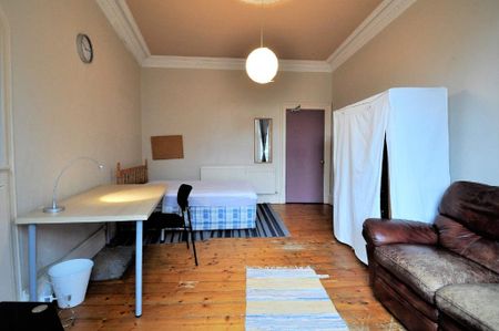 3 bedroom flat to rent - Photo 2