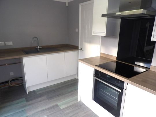 Kennington Grove,Edlington,Doncaster, DN12 - Photo 1