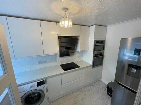 2 bedroom semi-detached house to rent - Photo 2