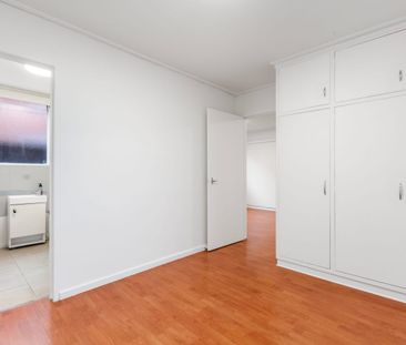Freshly Updated Living in Brunswick West - Photo 2