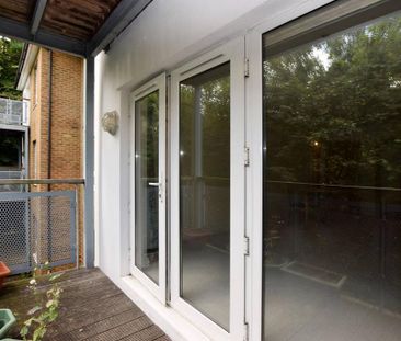 2 bedroom flat to rent - Photo 2