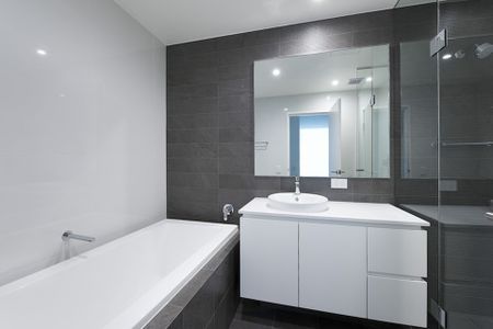 Unit 607/136 Ross Street, - Photo 4