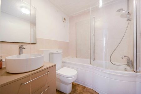 Room in a Shared House, Friern Park, N12 - Photo 5