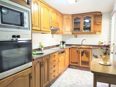 Calle del Veinticinco de Abril, Moncada, Valencian Community 46113 - Photo 4