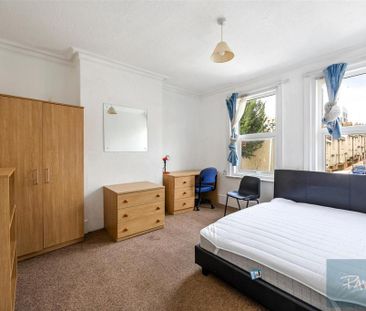 3 bedroom apartment to rent - Photo 3