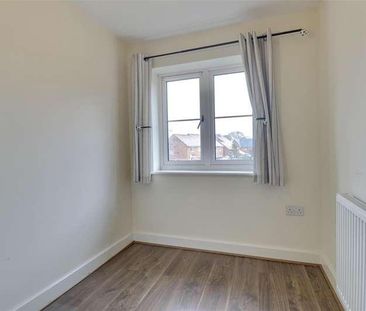 School Lane, Havant, PO9 - Photo 3