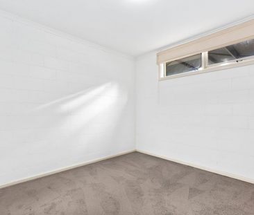 Two Bedroom Apartment In Parkdale - Photo 4