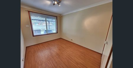 Huge Home in Quiet Location! - Photo 5