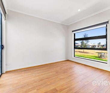 Stunning 2 Bedroom Home in the Savana Estate! - Photo 4