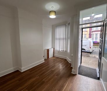 2 Bed Terraced House, Waltham Road, L6 - Photo 3