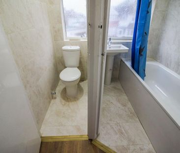 3 bedroom semi-detached house to rent - Photo 6